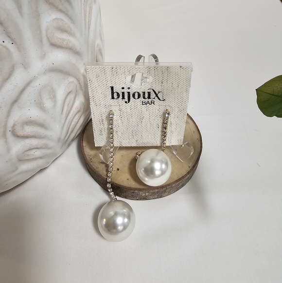 Bijoux Bar Earring Duo – Black Bow & Pearl Drop Statement Earrings NWT - Picture 4 of 5